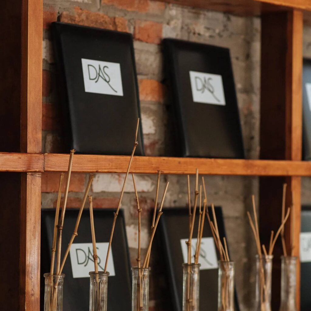 Dining room detail at Das Ethiopian Cuisine