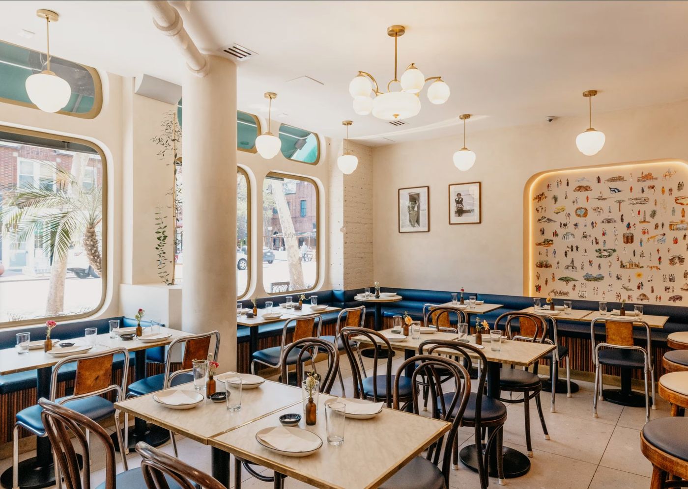 Dining room at Makina Café