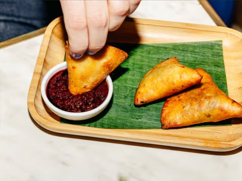 Sambusas featured by Makina Café